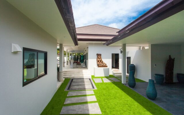 Celine Villa