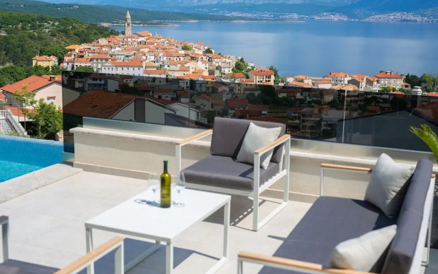 Villa Majestic With Sauna and Beautiful Views