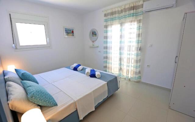 "xenos Villa 7 With a Private Pool Near the Sea."