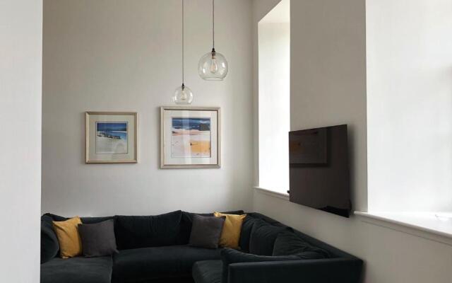 Great Glen Town House