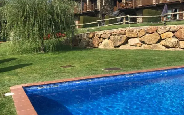 Duplex Bolvir con piscina y excelentes vistas