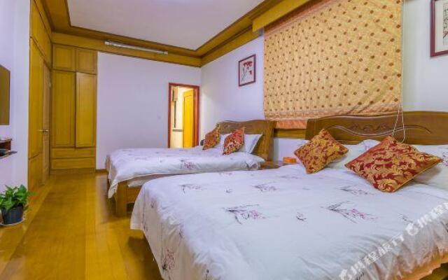 Hefeng Courtyard Inn
