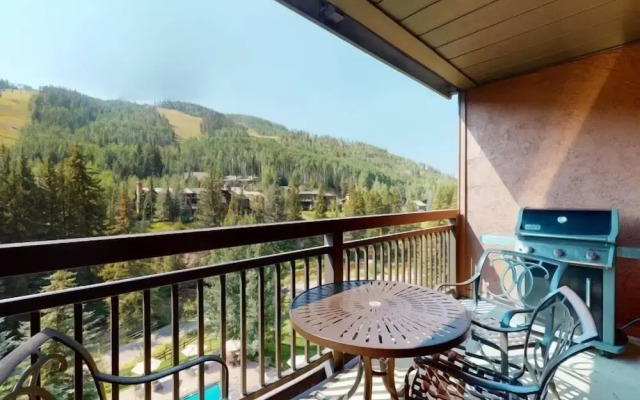 Exclusive Ski in, Ski out 2 Bedroom Vacation Rental with Hot Tubs and Heated Outdoor Pool in Lionshead Village