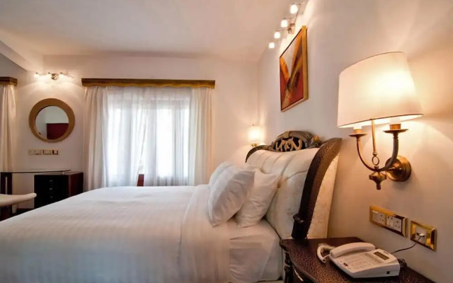 White Pearl Suites