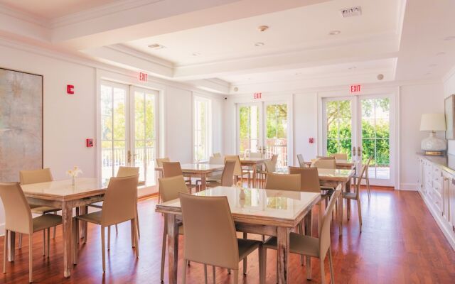 Oyster Bay Boutique Hotel