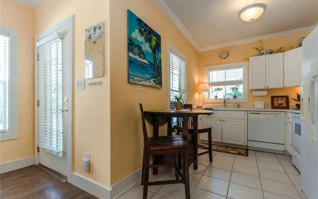 Breakfast In Bed 4BD - 1 Br Condo