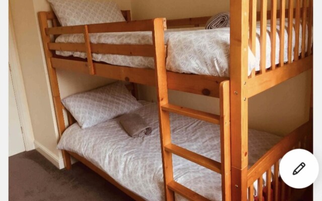 Cosy Dog Friendly Cottage, Sleeps 4, Bridlington