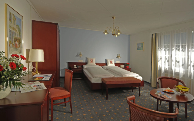 Hotel Weisses Kreuz - Image 6
