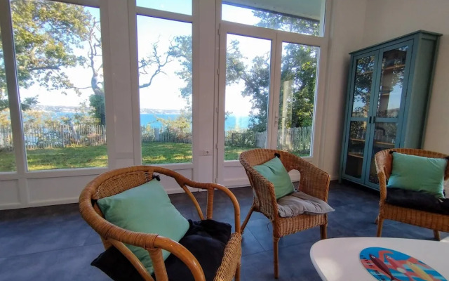 Superb Villa With sea View Near the Beach