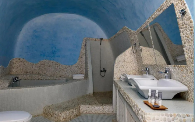Suites of the Gods Cave Spa