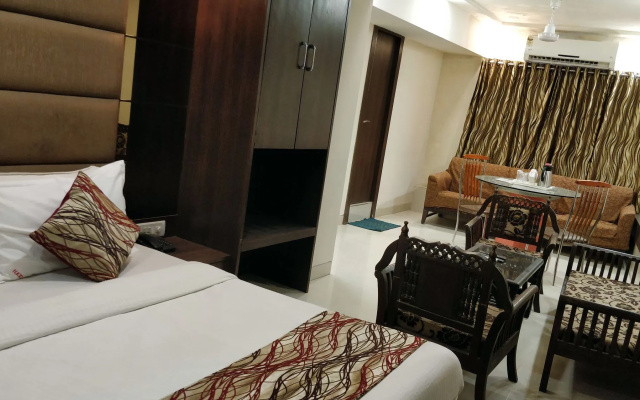Hotel Kamran Residency - Near US Embassy