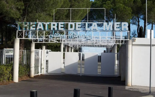 Sea View in Golfe-juan Near Cannes Beach