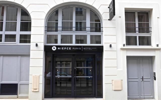 Niepce Paris Hotel, Curio Collection by Hilton