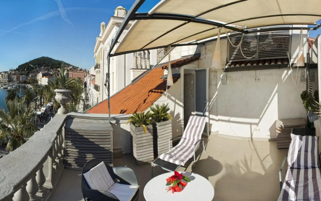 Riva Luxury Suites