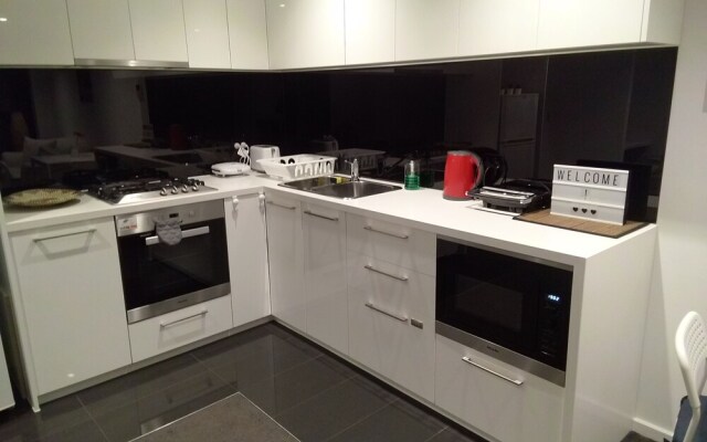 Bright and Cosy Apartment with Terrific View, Cbd