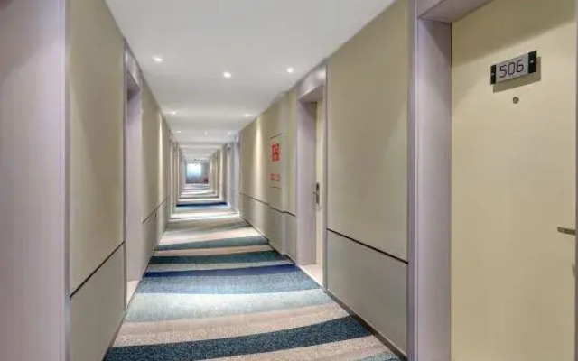 Homeinn Selected Hotel (Mudanjiang High-Speed Railway Station Pedestrian Street)