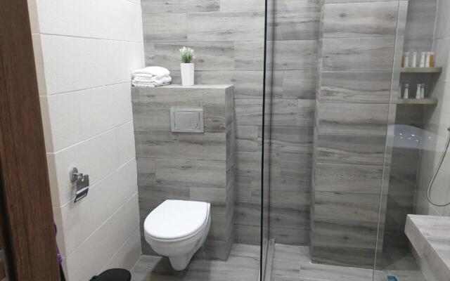 Vazi Aparthotel
