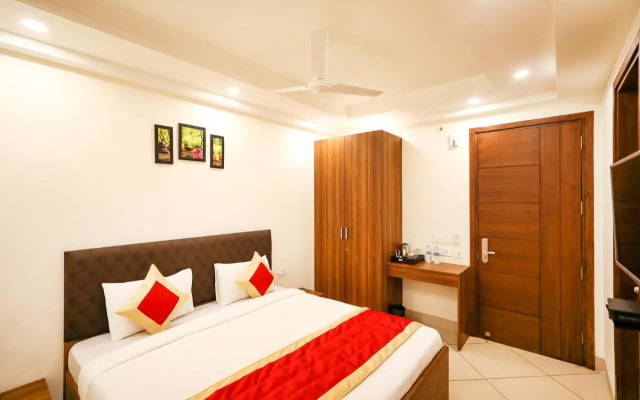 Fabhotel La Paz Stay B&B