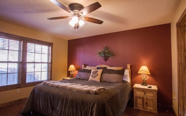 Lazy Time Lodge 4 Bedroom Cabin