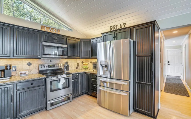 Lakefront Retreat w/ Kayaks, Paddle Boards & Deck!