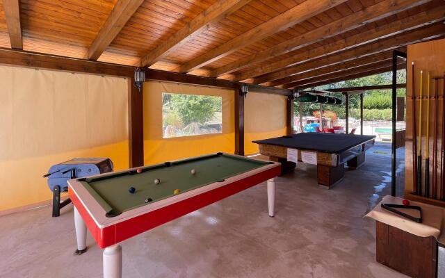 Attractive holiday home in Urbania with bubble bath