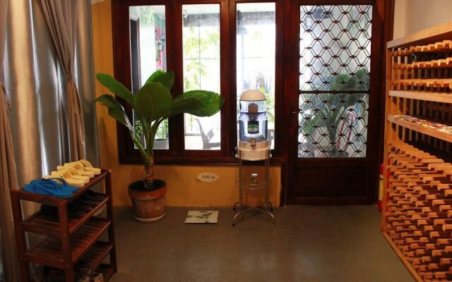 3 La Hostel