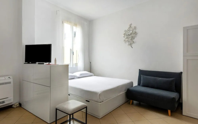 White Leaves Studio by Wonderful Italy