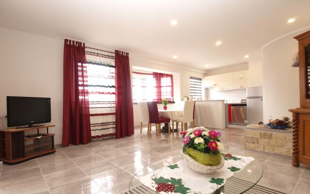 Apartments Dragica 1251
