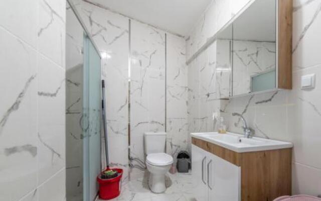 Centrally located 2 bedroom apt with Netflix