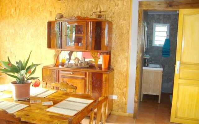 House With 2 Bedrooms in Saint Paul, With Wonderful sea View, Enclosed