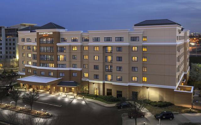 Courtyard by Marriott Newark Elizabeth