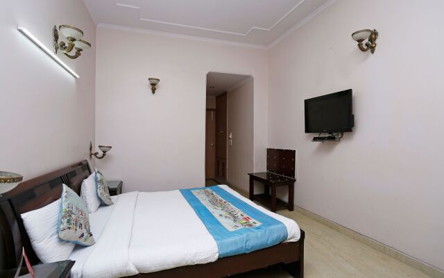 OYO Rooms 760 Karol Bagh Metro Station