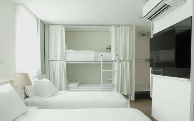 ResT Bangkok Poshtel