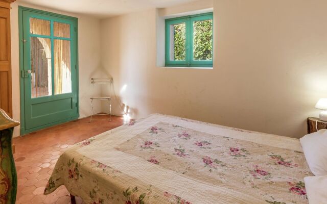 Beautiful Villa in Rayol-Canadel-sur-Mer near Sea