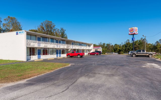 Motel 6 Connellys Springs, NC