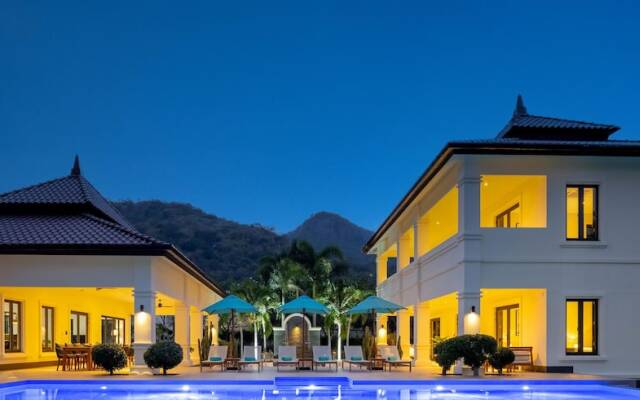 Luxury 5 Bedroom Pool Villa B11B