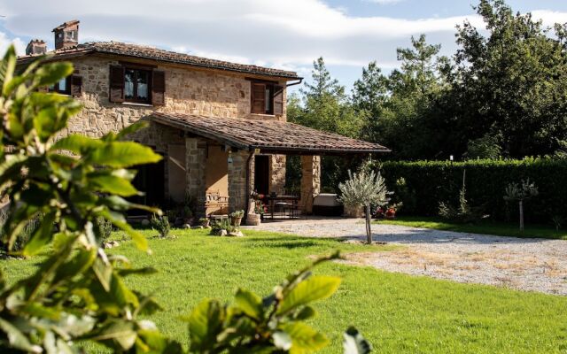 Casale Nasca In Pietra Immerso Nel Verde
