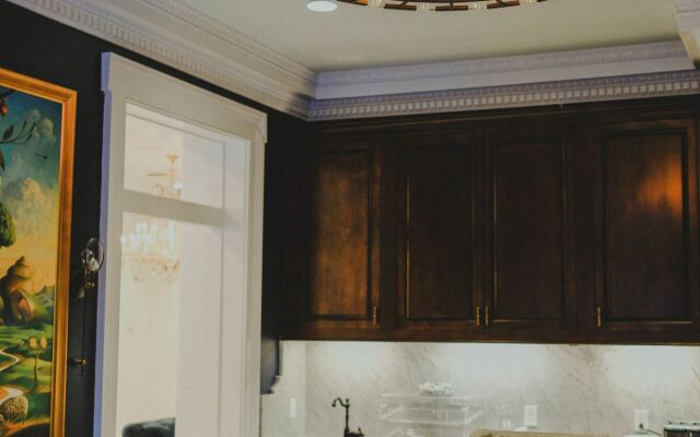 Royal Frenchmen Hotel and Bar