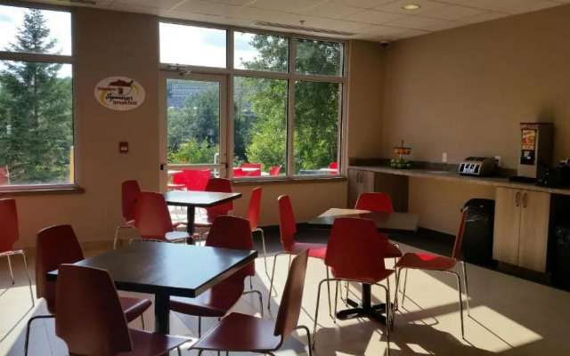 Super 8 Mont Laurier