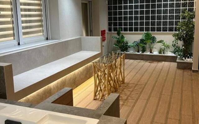 Maison De Luxx , Luxury With Jacuzzi A6