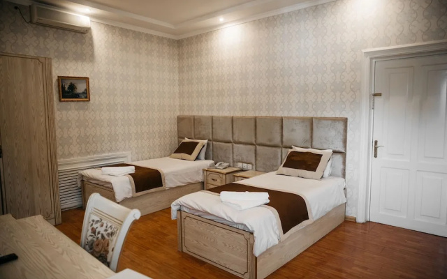 Отель Shahlo