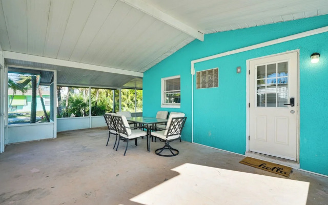 1 Mi to Boat Ramp: Bokeelia Home w/ Screened Patio