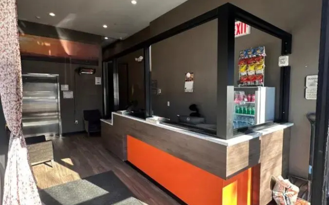 The Essence Hotel AT JFK