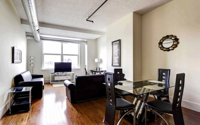 Pelicanstay near Holland Tunnel