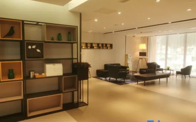 Homeinn Selected Hotel (Linyi Jiefang Road Huaqiang Commercial street)