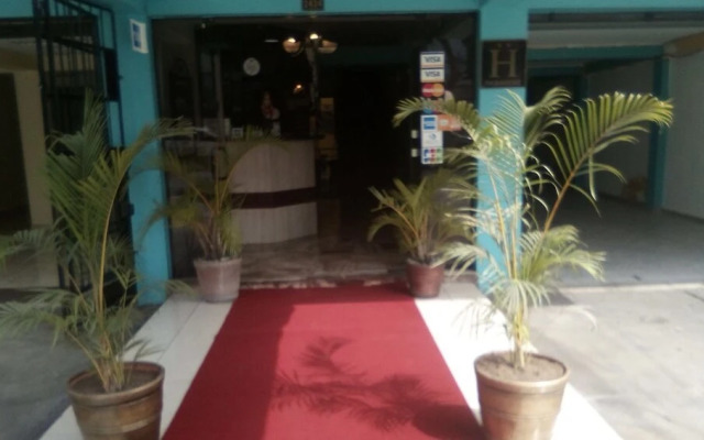 Paradise Hotel Benavides