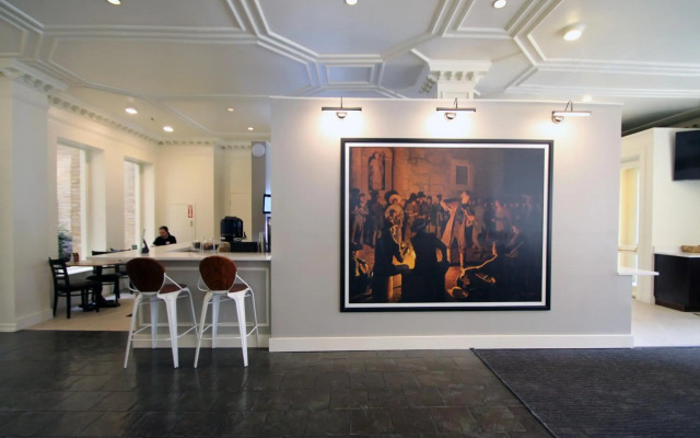 Crockett Hotel