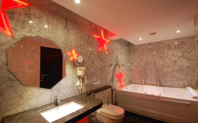 Click Hotel Sapphire Star Indore