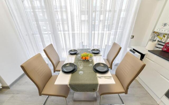 Sunflower 2BR Apartment in Nord10- parking n pool