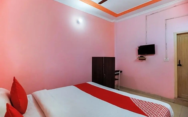 Bandral Residency  by OYO Rooms